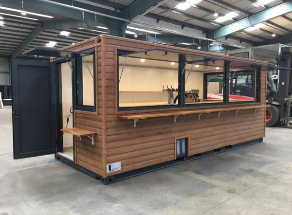 Contenedor Marítimo de 20 pies adaptado para Cafetería y Bar Gastronómico
