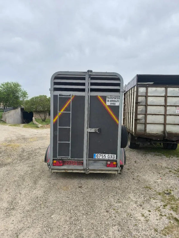 Remolque para Caballos y Ganado